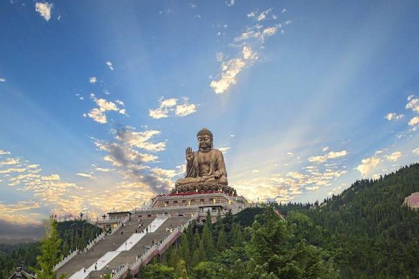 {六合彩}(山东济南有什么好玩的地方)