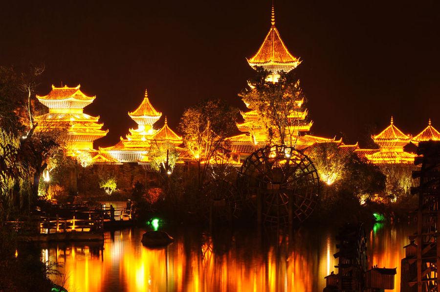 {百家樂}(贵州有什么好玩的地方)